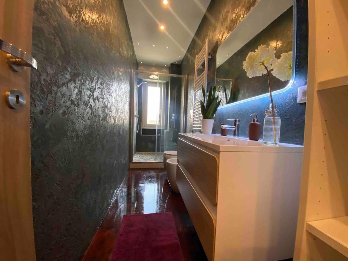 شقة Prestigioso Trilocale Sui Navigli Con A/C & Wi-Fi ميلان المظهر الخارجي الصورة